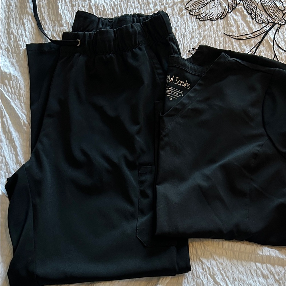 EUC Soulful Scrubs XL set